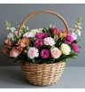 Корзина нежных цветов